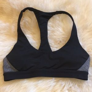 Lululemon 💋 box it out bra